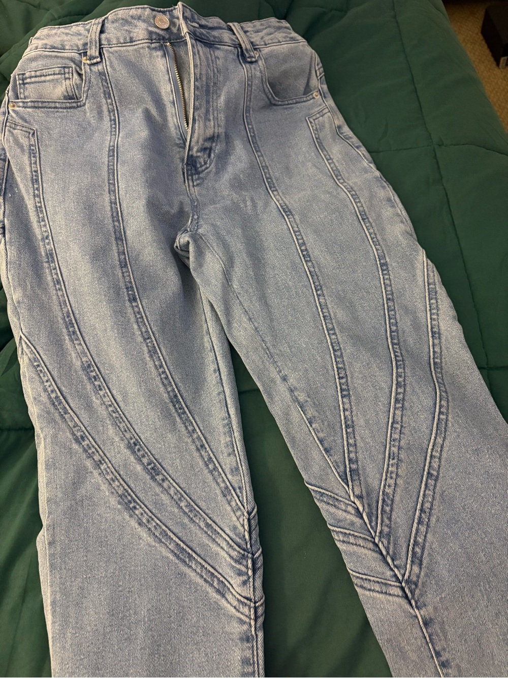 AKIRA Light Blue Sculpted-Panel Women’s Jeans